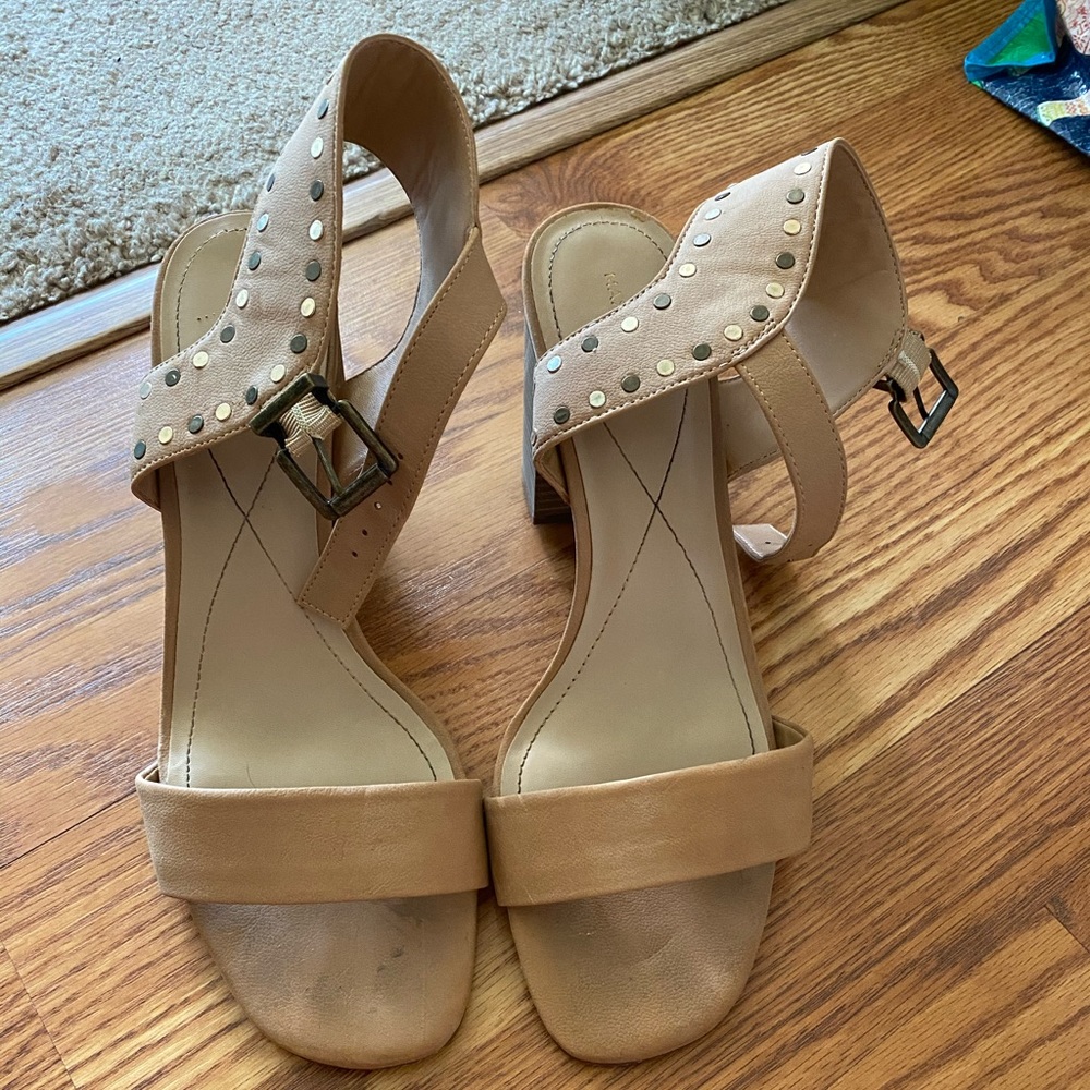 Max Studio tan high heeled sandal